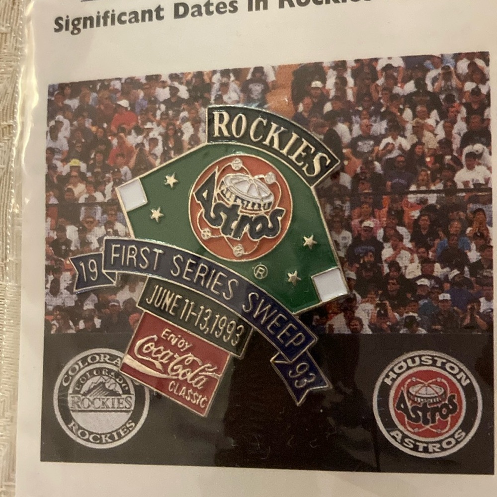 NEW Rockies collectible pin from 1994
